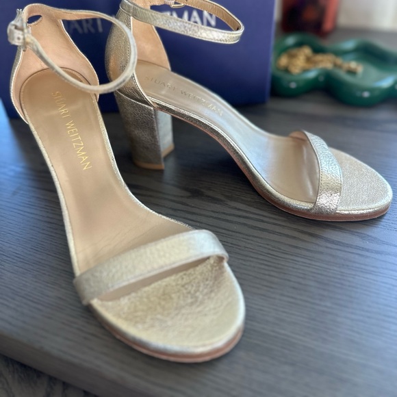 STUART WEITZMAN
NudistCurve metallic leather sandals. Sz 7.5 - Picture 2 of 4